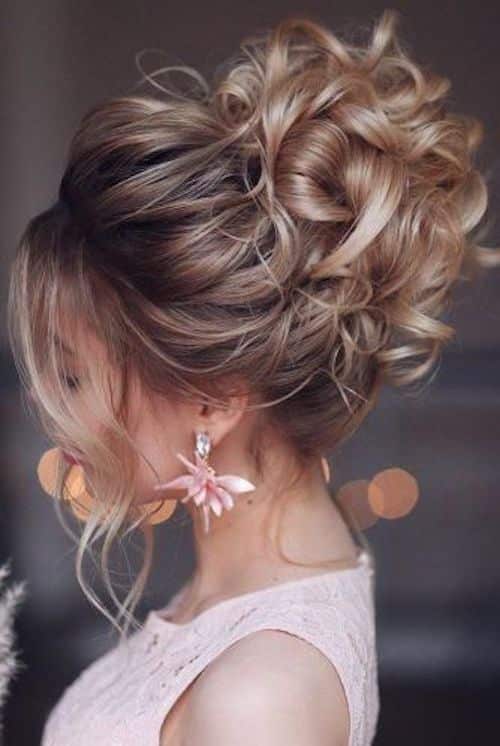 Le chignon mariage : la coiffure idéale pour sublimer votre grand jour