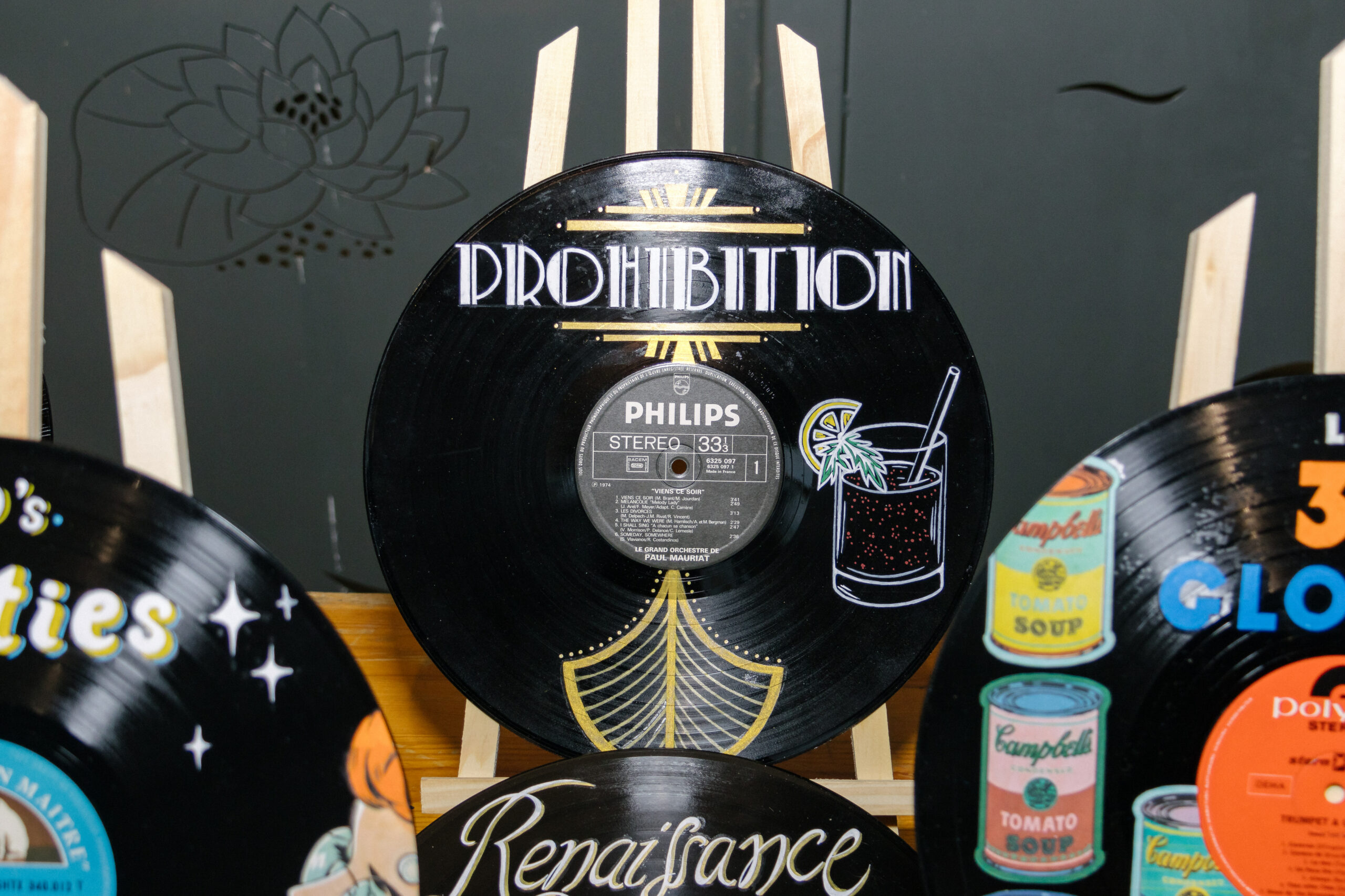 Disque vinyle Prohibition peint à la main, nom de table pour un plan de table mariage musique