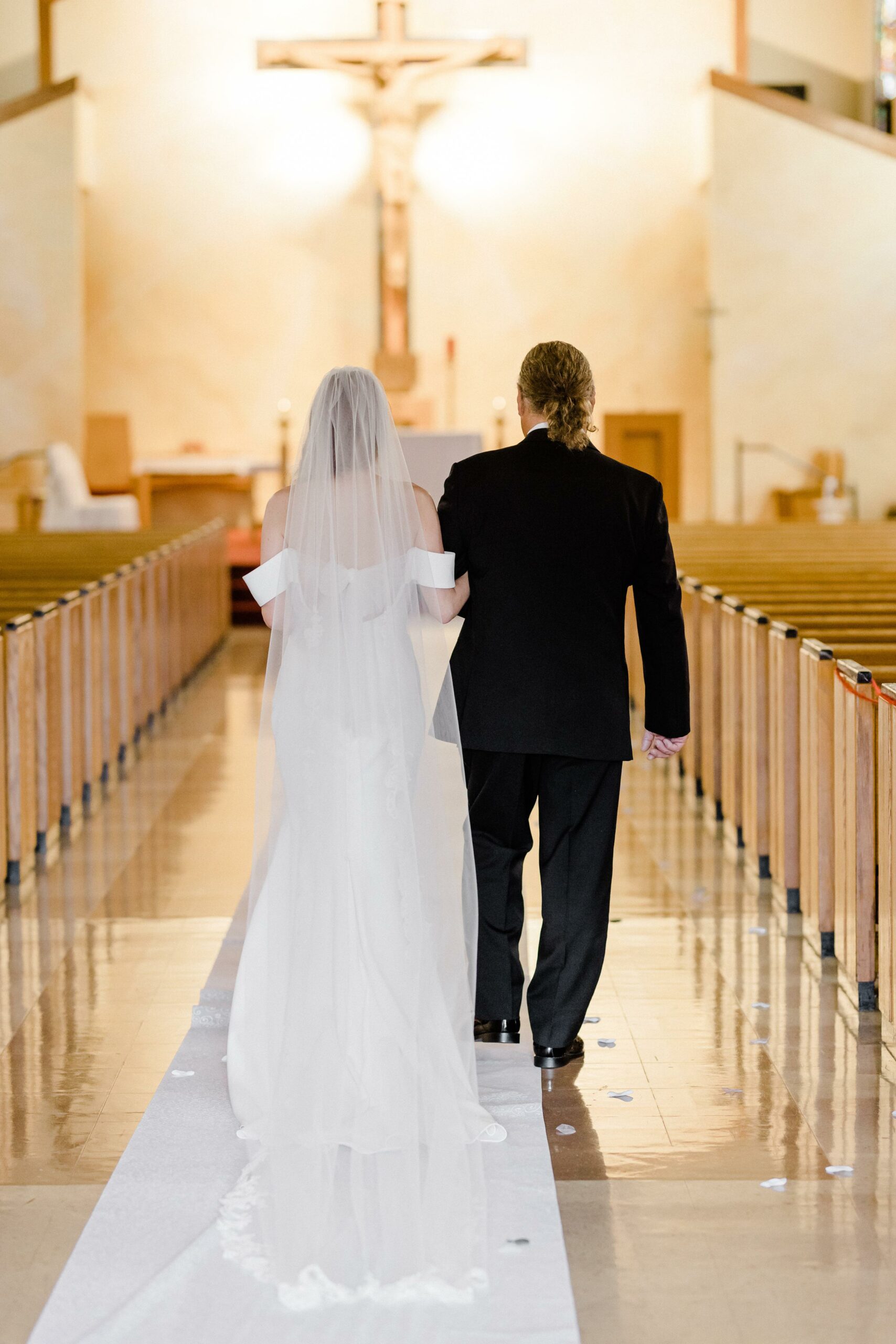 Le cortège de mariage : guide complet pour un cortège harmonieux et mémorable Le cortège de mariage : guide complet pour un cortège harmonieux et mémorable