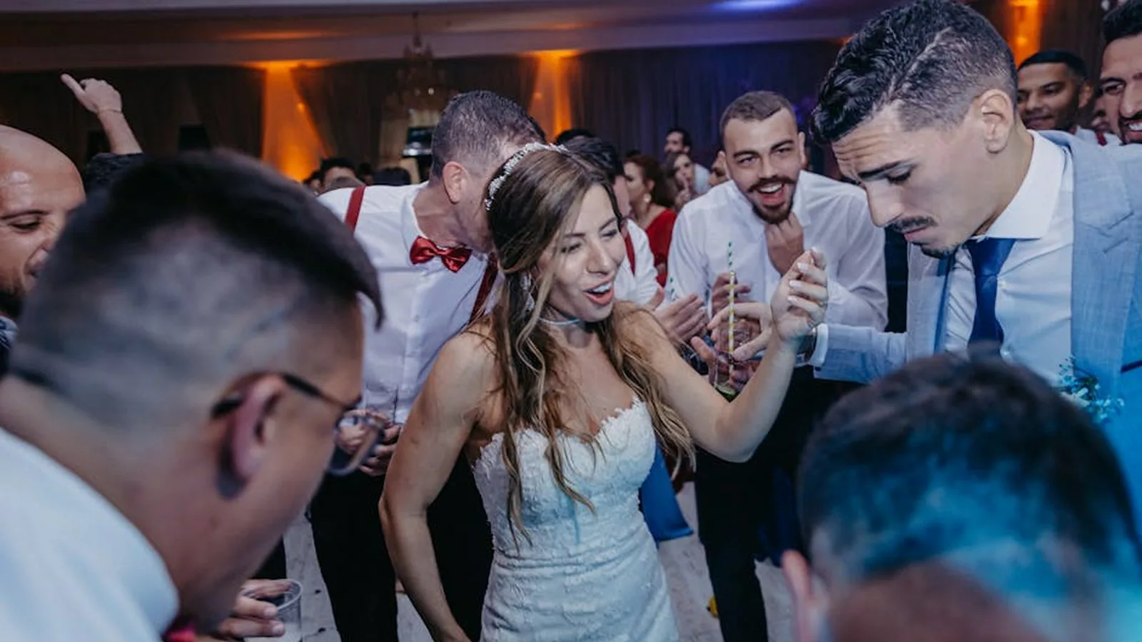 Bingo de mariage : la règle, 50 idées de cases et nos variantes coup de cœur