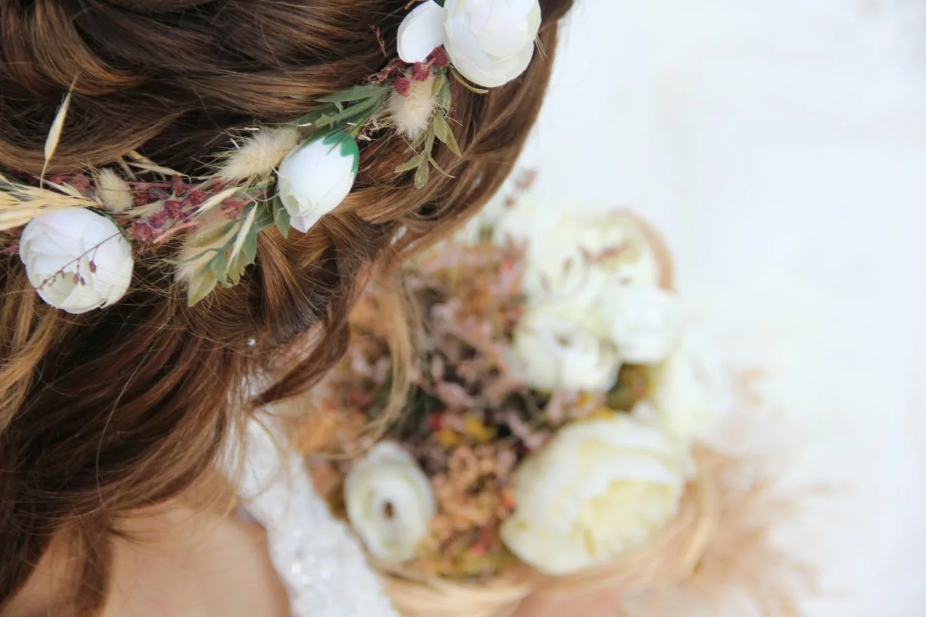 Couronne de fleurs mariée DIY : le tutoriel pas à pas
