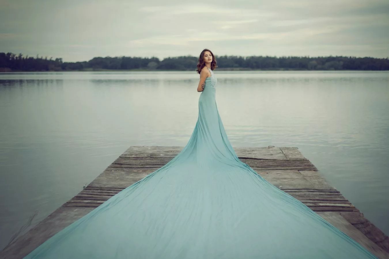 Robe longue fluide bleu poudre pour mariage en soiree