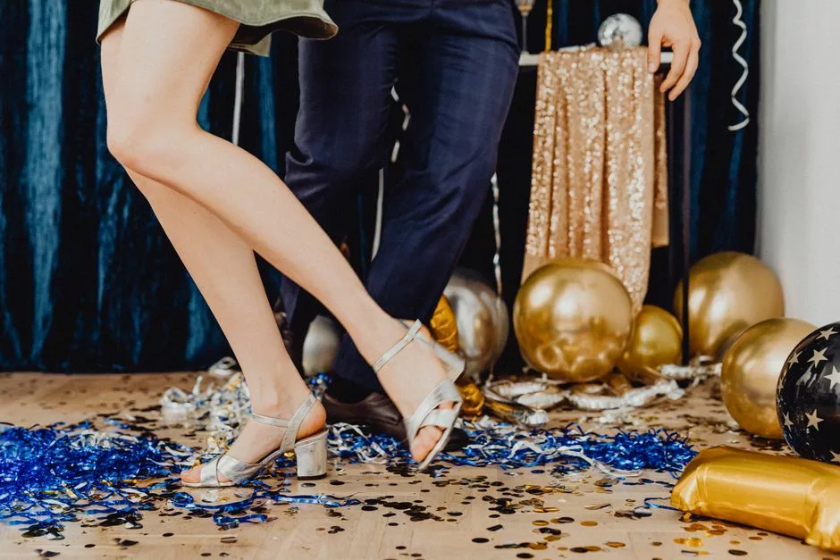 Danse des ballons mariage : règles, 8 variantes et 20 conseils pour un bal endiablé Danse des ballons mariage : règles, 8 variantes et 20 conseils pour un bal endiablé