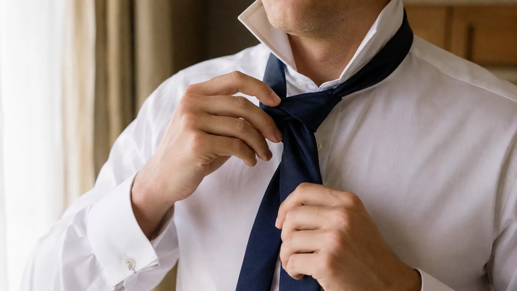 Comment faire un nœud de cravate parfait : Guide étape par étape